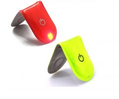 Magnetic reflector with built-in LED light