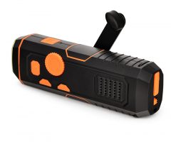 FM radio with flashlight and power bank 3V1